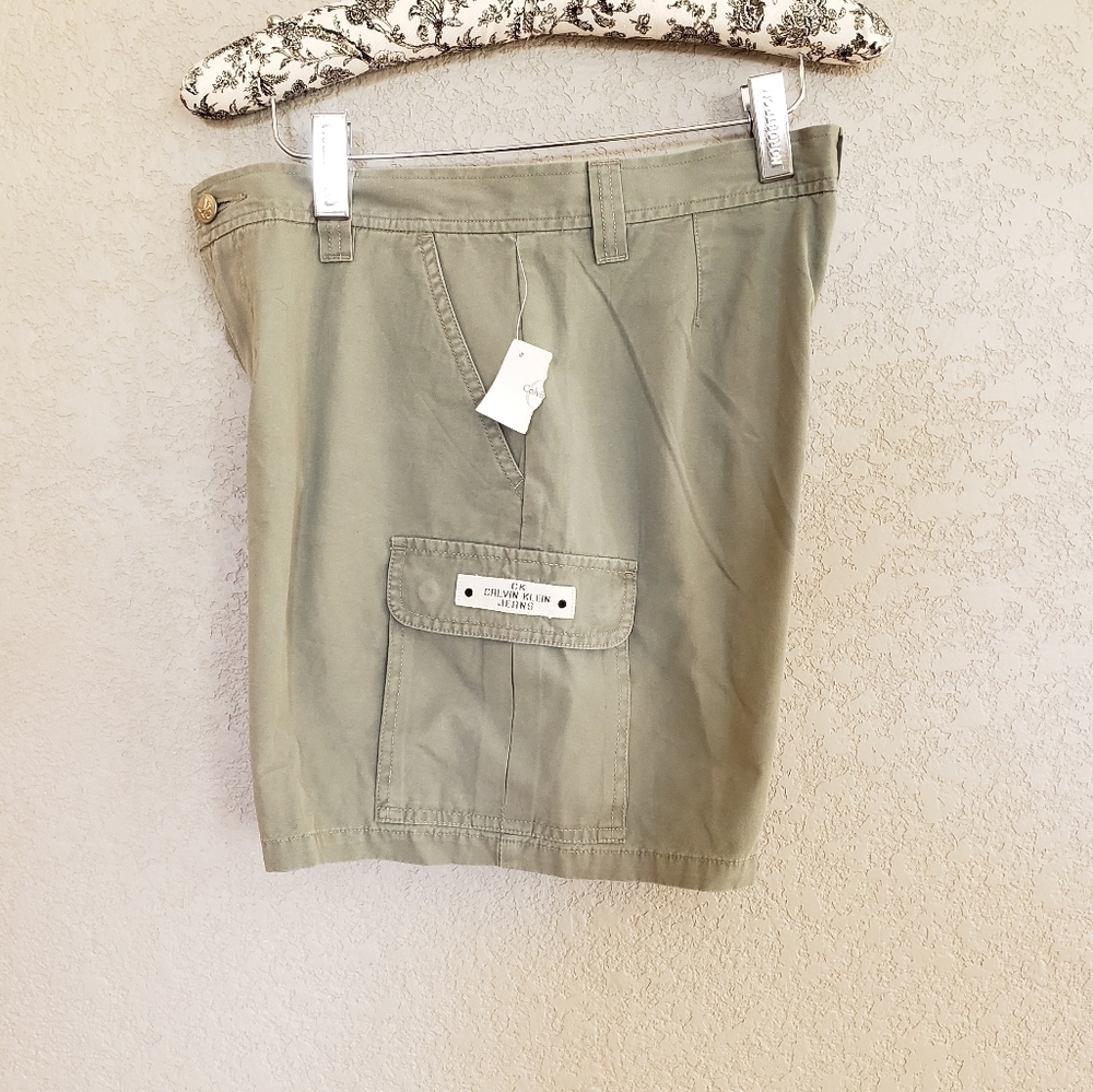 Calvin Klein jeans cargo green shorts size 10 - Picture 2 of 5